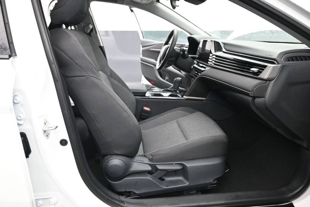 Used 2026 Toyota Camry LE FWD image 15