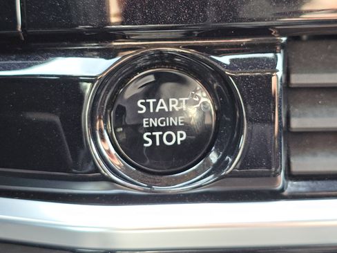 Used 2025 Nissan Pathfinder SV AWD/4WD image 25