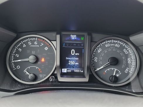 Used 2023 Toyota Tacoma TRD Off-Road w/ Advanced Technology Package AWD/4WD image 13