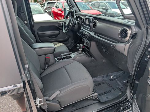 Used 2022 Jeep Wrangler Sport AWD/4WD image 10