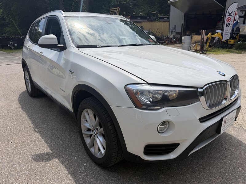 Used 2017 BMW X3 xDrive28i AWD/4WD image 3