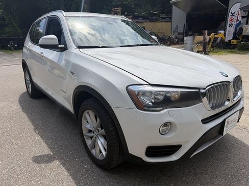 Used 2017 BMW X3 xDrive28i AWD/4WD image 3