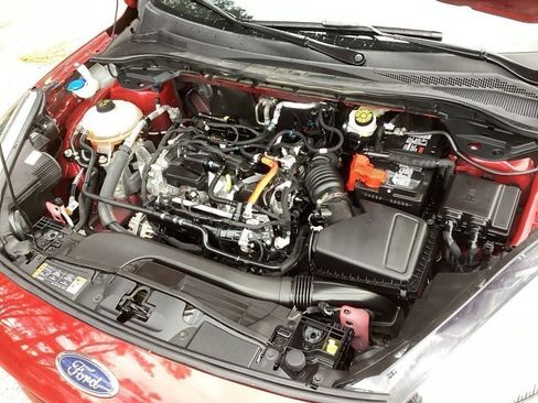 Used 2022 Ford Escape SE w/ SE Sport Appearance Package image 18