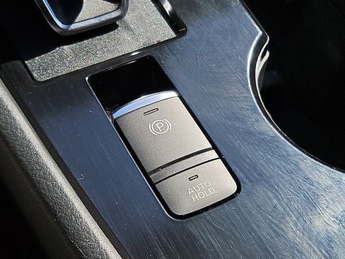 Certified 2023 Nissan Rogue SV image 22