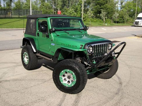 Used 2005 Jeep Wrangler Rubicon image 3