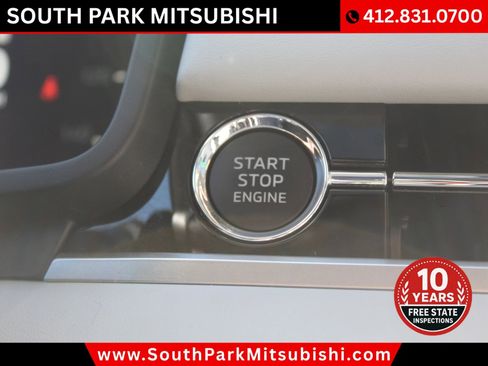 Used 2025 Mitsubishi Outlander AWD image 27