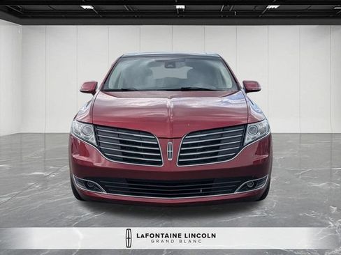 Used 2018 Lincoln MKT AWD image 8