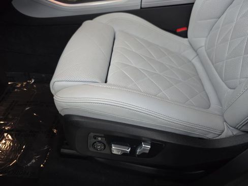 Used 2024 BMW X5 xDrive50e w/ M Sport Package AWD/4WD image 30