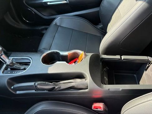 Used 2018 Ford Mustang Premium image 19