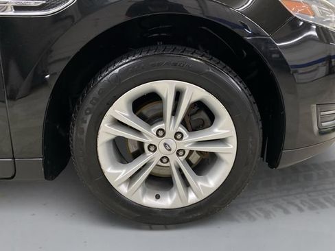 Used 2014 Ford Taurus SEL FWD image 16