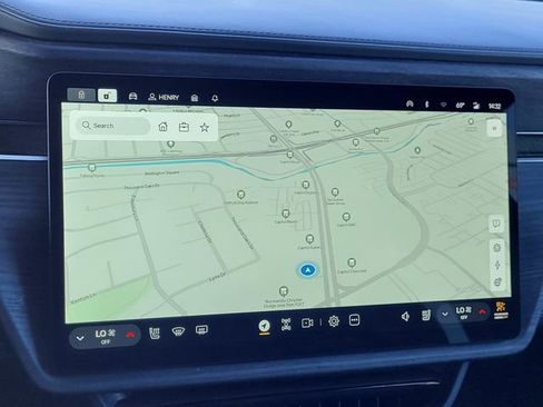 Used 2023 Rivian R1S Adventure image 9