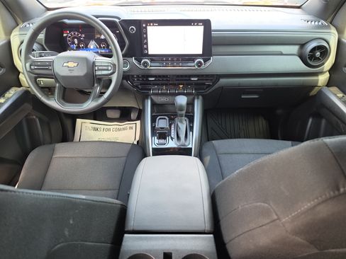 Used 2024 Chevrolet Colorado W/T w/ WT Convenience Package II RWD image 18