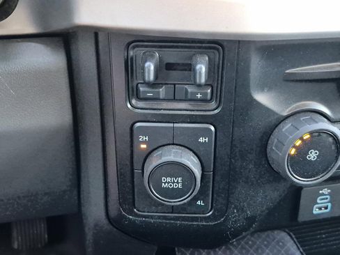 Used 2023 Ford F250 XLT image 28