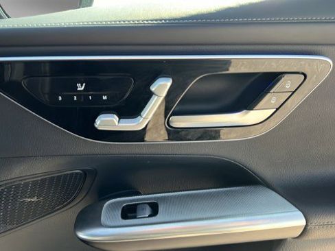 Used 2024 Mercedes-Benz GLC 300 image 28