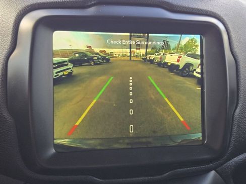 Used 2023 Jeep Renegade Latitude image 26