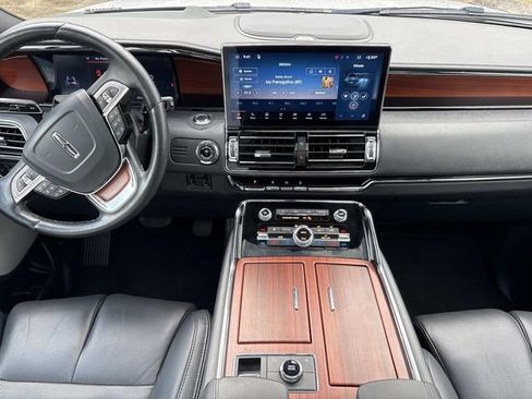 Certified 2022 Lincoln Navigator L Reserve AWD/4WD image 16