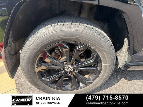 Used 2022 Toyota RAV4 SE AWD/4WD image 8
