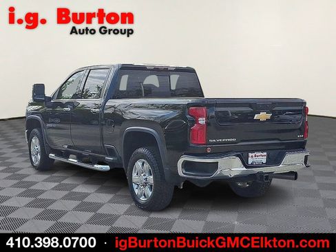 Used 2022 Chevrolet Silverado 2500 LTZ w/ LTZ Premium Package AWD/4WD image 4