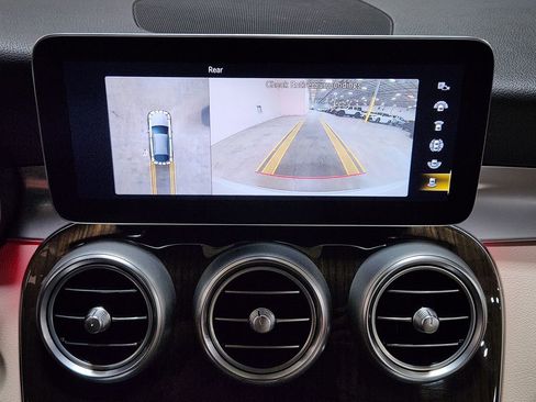 Used 2023 Mercedes-Benz GLC 300 4MATIC Coupe image 38