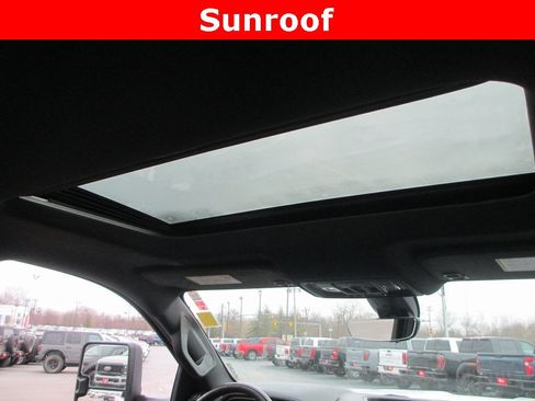 Used 2020 GMC Sierra 2500 AT4 w/ AT4 Premium Package image 13