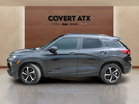 Used 2022 Chevrolet TrailBlazer RS FWD image 2