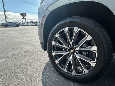 Used 2025 Chevrolet Tahoe High Country AWD/4WD image 31