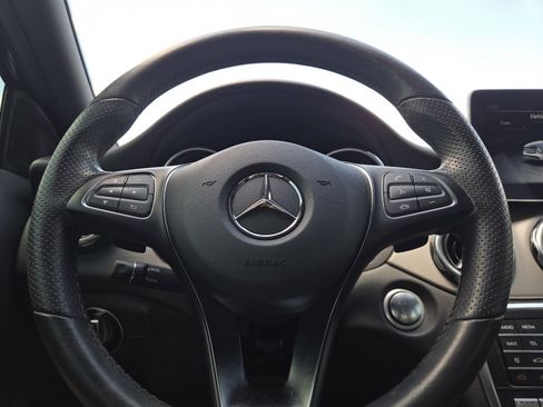 Used 2020 Mercedes-Benz GLA 250 4MATIC image 24