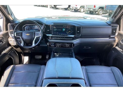 Used 2024 Chevrolet Silverado 3500 LTZ w/ LTZ Convenience Package AWD/4WD image 17