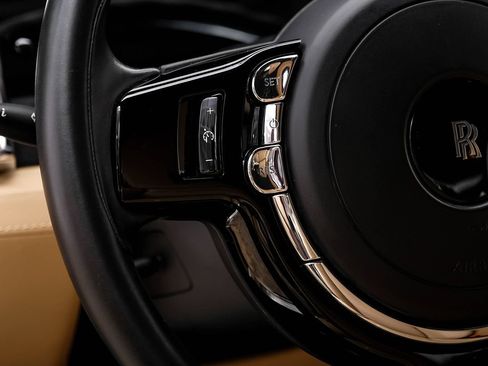Used 2016 Rolls-Royce Wraith RWD image 13