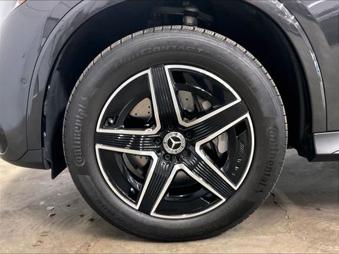 Used 2025 Mercedes-Benz GLC 350e 4MATIC image 12