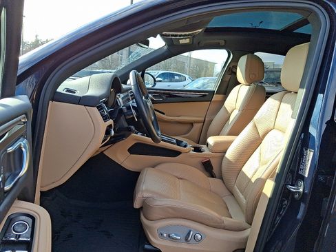 Used 2023 Porsche Macan image 13