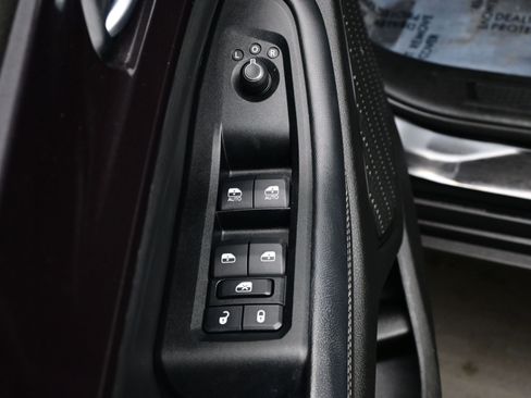 Used 2023 Jeep Grand Cherokee L Laredo image 10