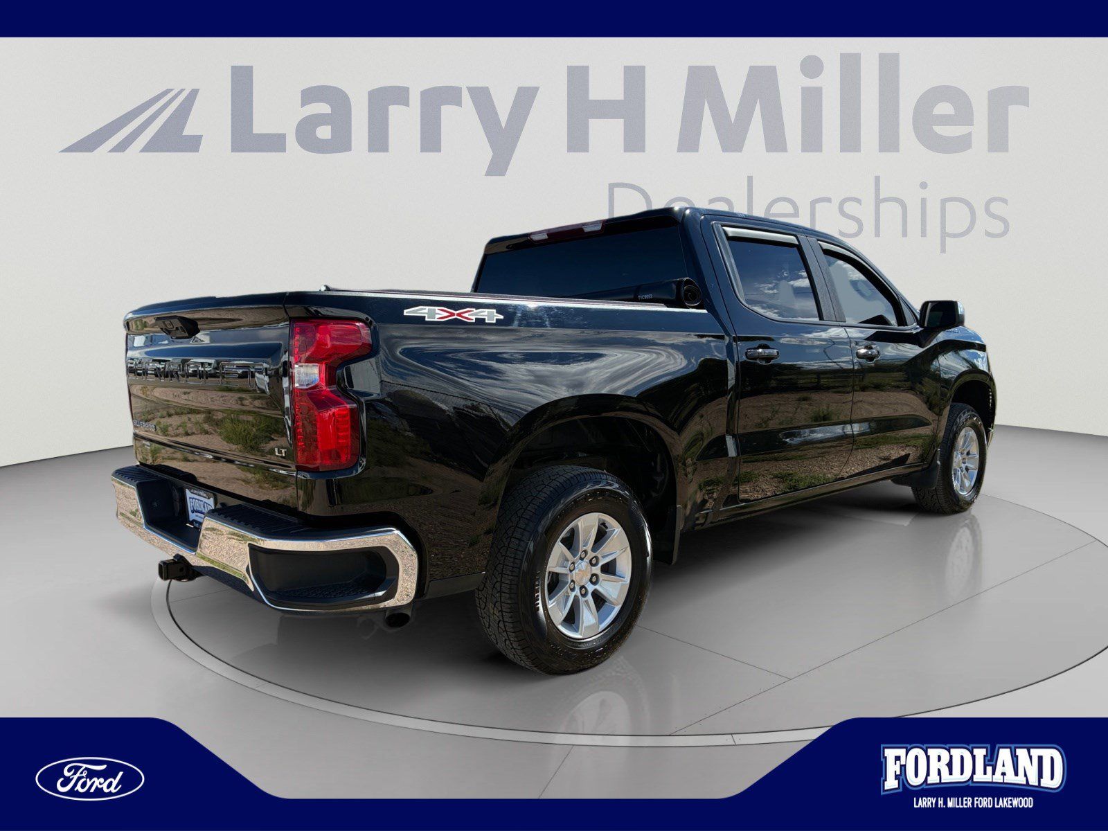Used 2024 Chevrolet Silverado 1500 LT AWD/4WD image 5