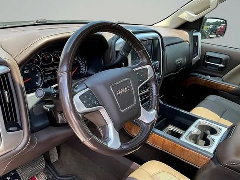 Used 2018 GMC Sierra 1500 SLT AWD/4WD image 18