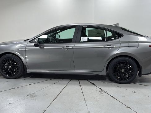 New 2026 Toyota Camry SE image 8