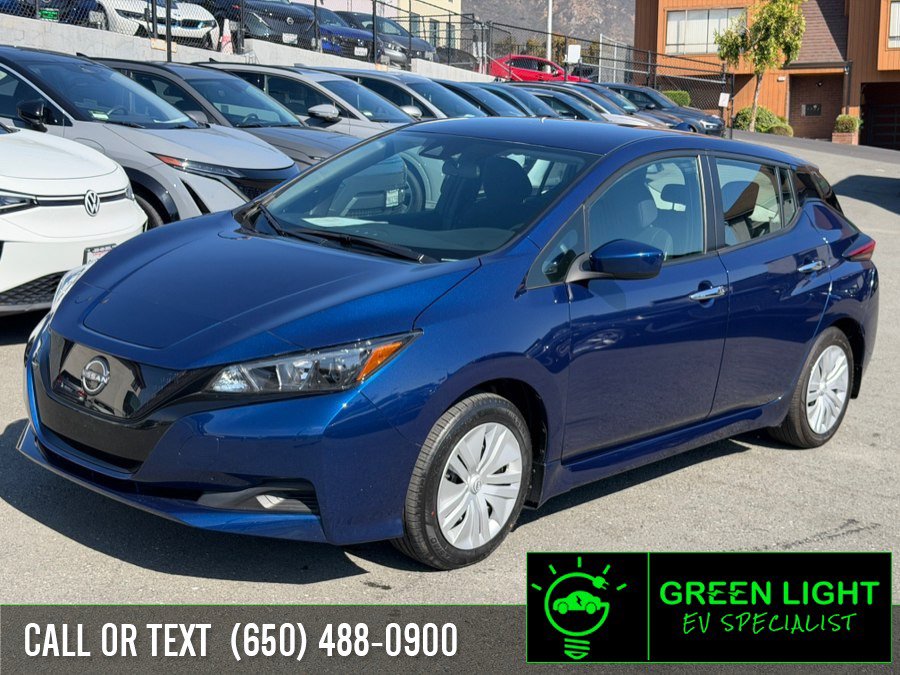 Used 2025 Nissan Leaf S FWD image 1