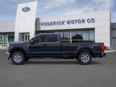 New 2026 Ford F250 XLT w/ FX4 Off-Road Package image 3