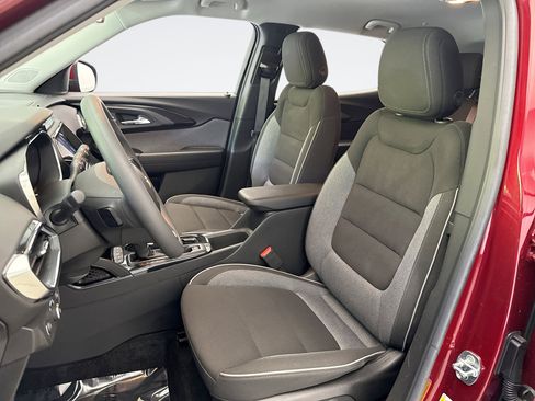 Used 2023 Chevrolet TrailBlazer LT w/ Convenience Package image 11