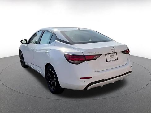 Used 2025 Nissan Sentra SV FWD image 9