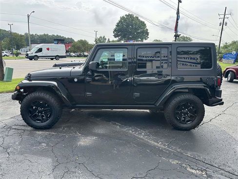 Used 2016 Jeep Wrangler Unlimited Sahara AWD/4WD image 5