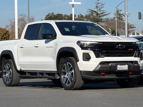 Used 2024 Chevrolet Colorado Z71 w/ Z71 Convenience Package 2 image 2