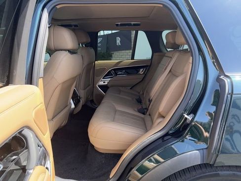 Used 2025 Land Rover Range Rover SE AWD/4WD image 10