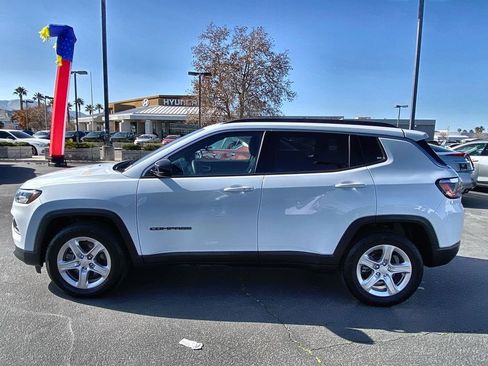 Used 2023 Jeep Compass Latitude AWD/4WD image 33