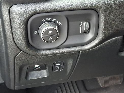 Used 2024 RAM 1500 Big Horn AWD/4WD image 24
