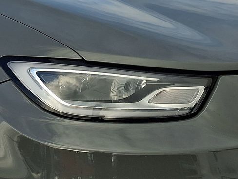 Used 2023 Chrysler Pacifica Touring-L image 8