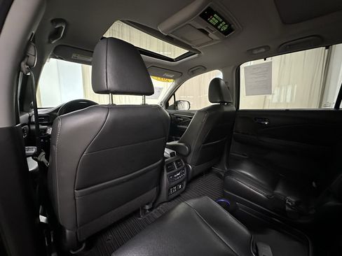 Used 2017 Honda Pilot Elite image 24