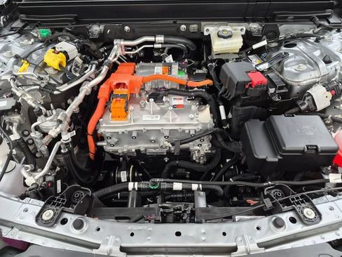 New 2026 Cadillac Lyriq Sport w/ LPO, Floor Liner Package AWD/4WD image 27