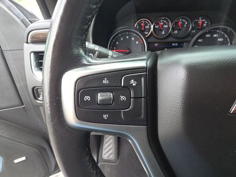 Used 2021 Chevrolet Suburban LT AWD/4WD image 18