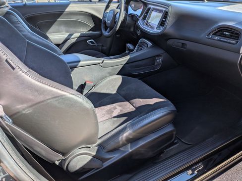 Used 2022 Dodge Challenger R/T w/ Plus Package image 19