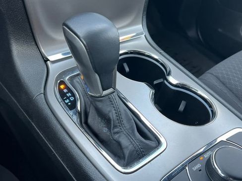 Used 2018 Jeep Grand Cherokee Laredo w/ All-Weather Capability Group image 26